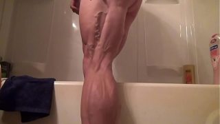 Sexy muscular legged bbw Tempest Yvette Jones fucks herself with Dildo